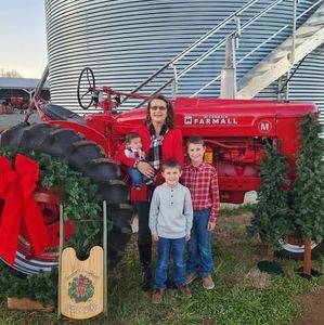 Meet your Posher, Debbie